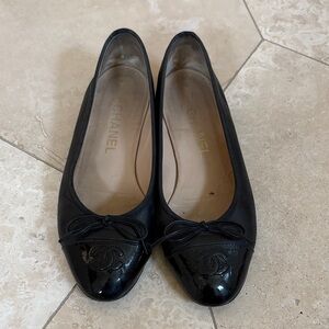 CHANEL Black Flats with Bow Detail